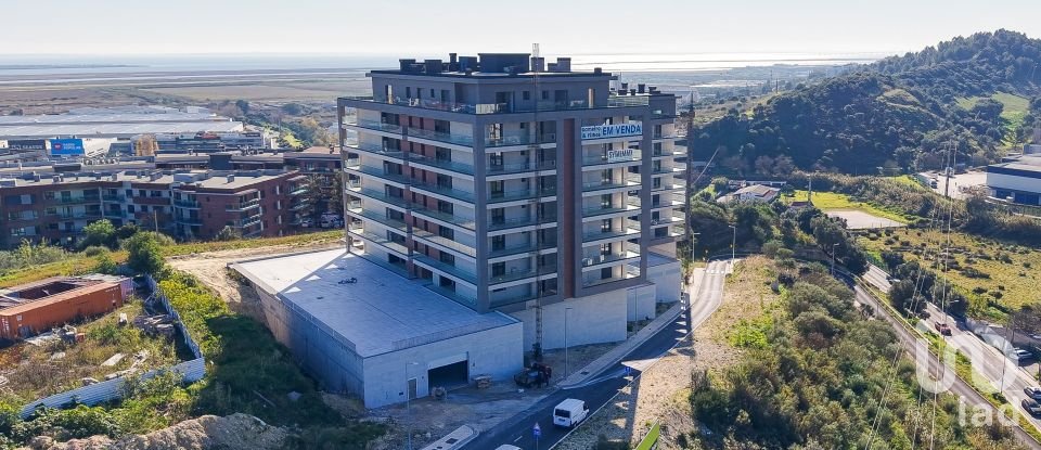 Bâtiment à Alverca do Ribatejo e Sobralinho de 192 m²