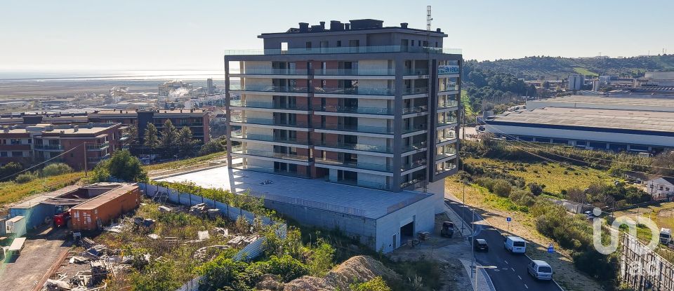 Bâtiment à Alverca do Ribatejo e Sobralinho de 192 m²