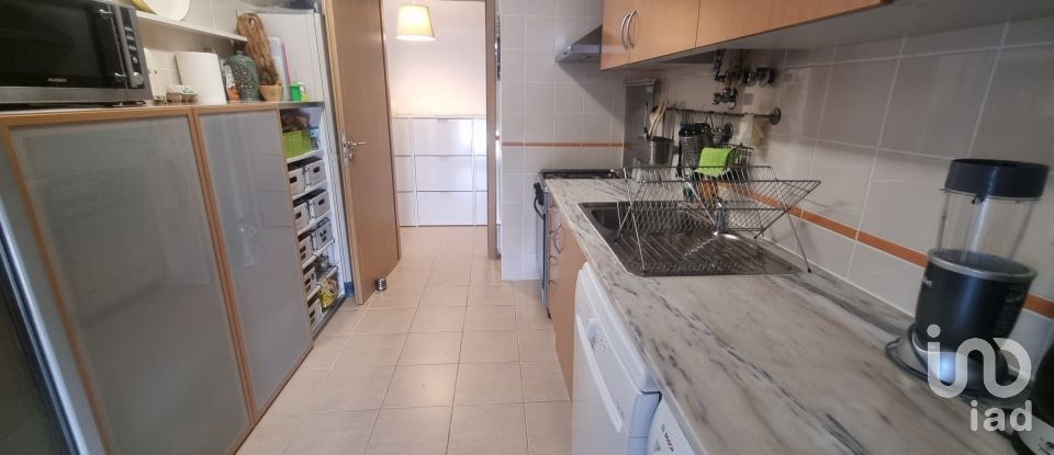 Apartamento T2 em Faro (Sé e São Pedro) de 90 m²