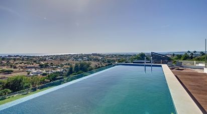 House T4 in Albufeira e Olhos de Água of 182 m²