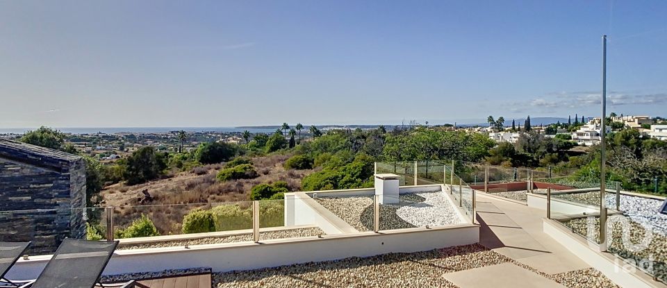 House T4 in Albufeira e Olhos de Água of 182 m²