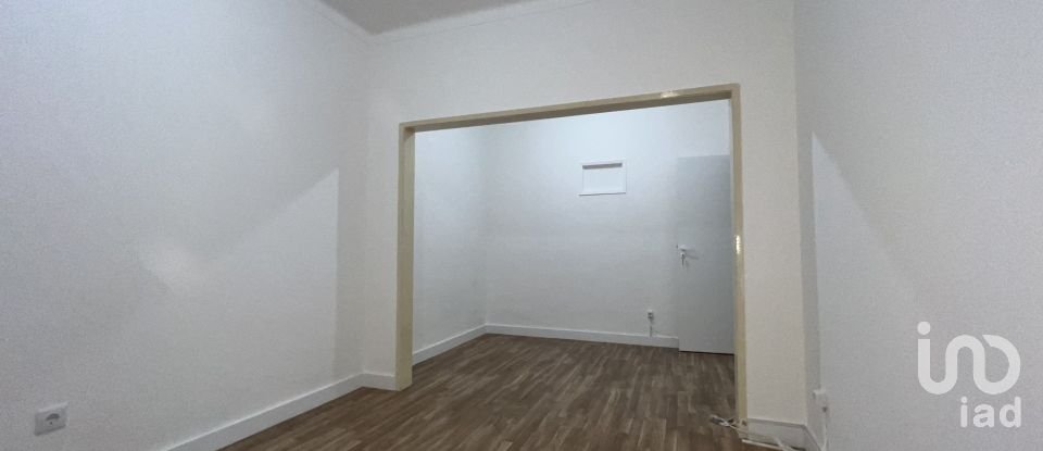 Apartamento T2 em Baixa Da Banheira E Vale Da Amoreira de 60 m²