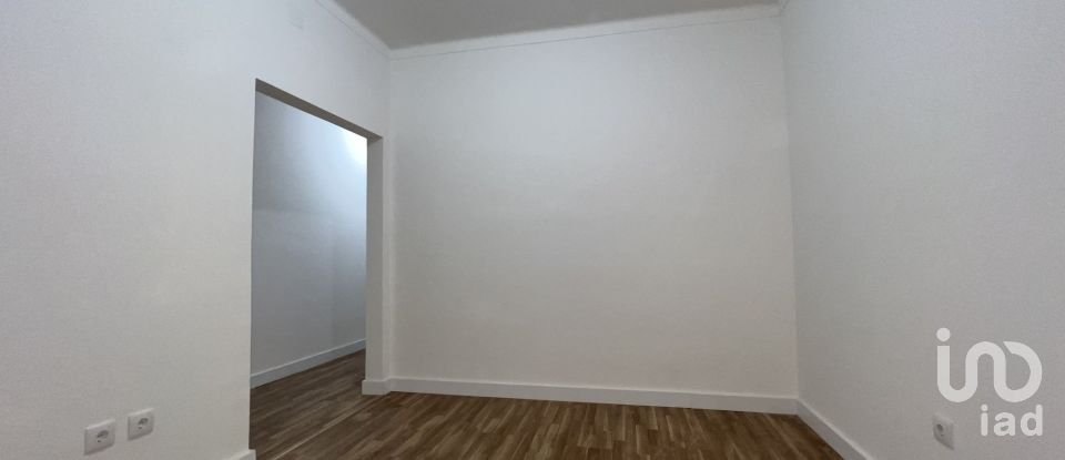 Apartamento T2 em Baixa Da Banheira E Vale Da Amoreira de 60 m²