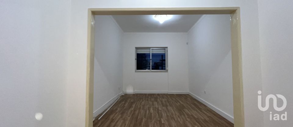 Apartamento T2 em Baixa Da Banheira E Vale Da Amoreira de 60 m²