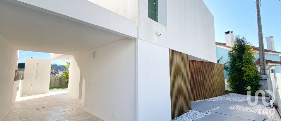 House T3 in Oeiras e São Julião da Barra, Paço de Arcos e Caxias of 143 m²