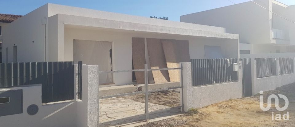 Maison T2 à Charneca De Caparica E Sobreda de 133 m²