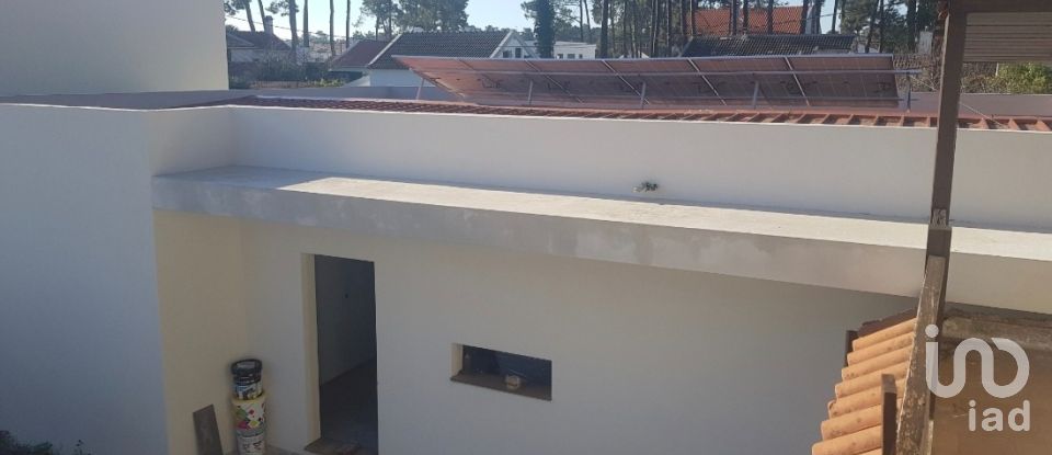 Maison T2 à Charneca De Caparica E Sobreda de 133 m²