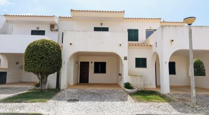 House T3 in Albufeira e Olhos de Água of 112 m²