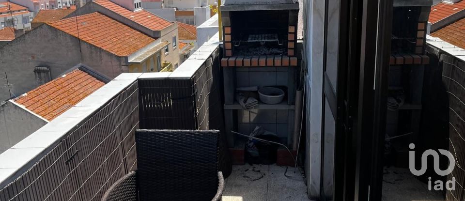 Apartamento T3 em Baixa Da Banheira E Vale Da Amoreira de 75 m²