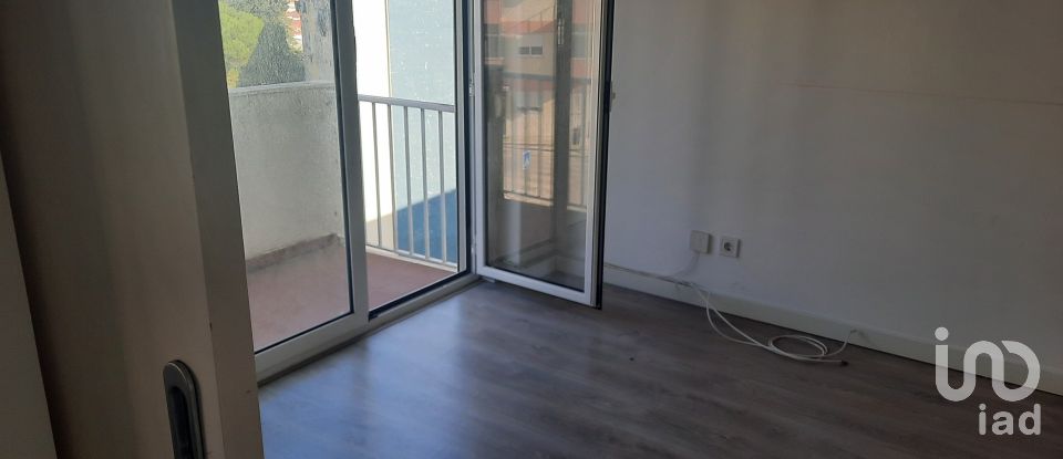 Apartment T2 in Almada, Cova da Piedade, Pragal e Cacilhas of 75 m²