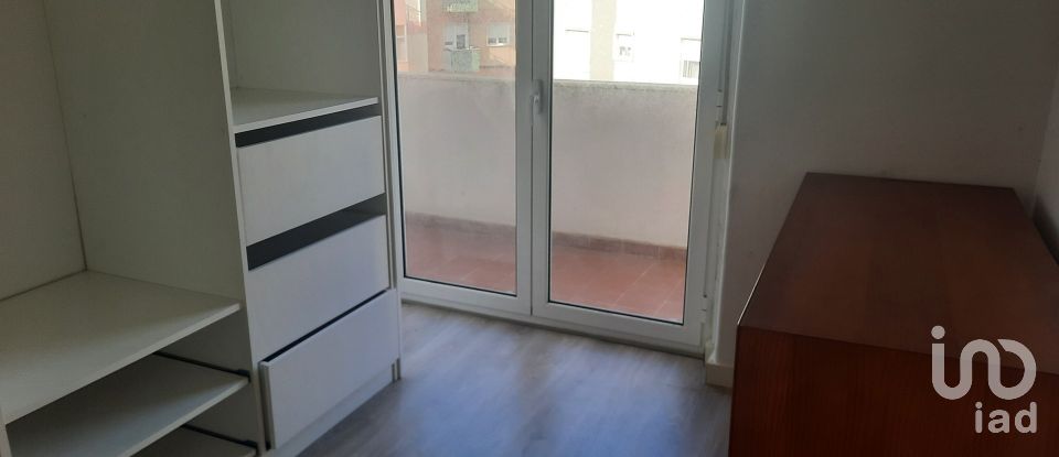 Apartment T2 in Almada, Cova da Piedade, Pragal e Cacilhas of 75 m²