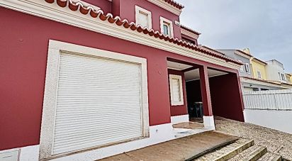 Maison T3 à Azeitão (São Lourenço e São Simão) de 127 m²