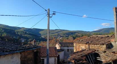 Prédio em Alvares de 24 m²