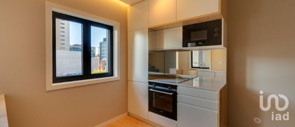 Apartamento T3 em Lordelo Do Ouro E Massarelos de 107 m²