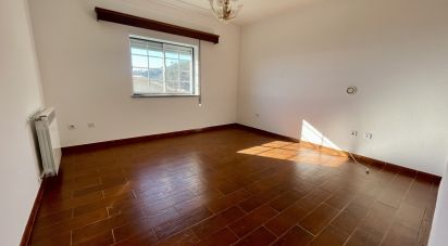 Moradia T3 em Cantar-Galo E Vila Do Carvalho de 598 m²